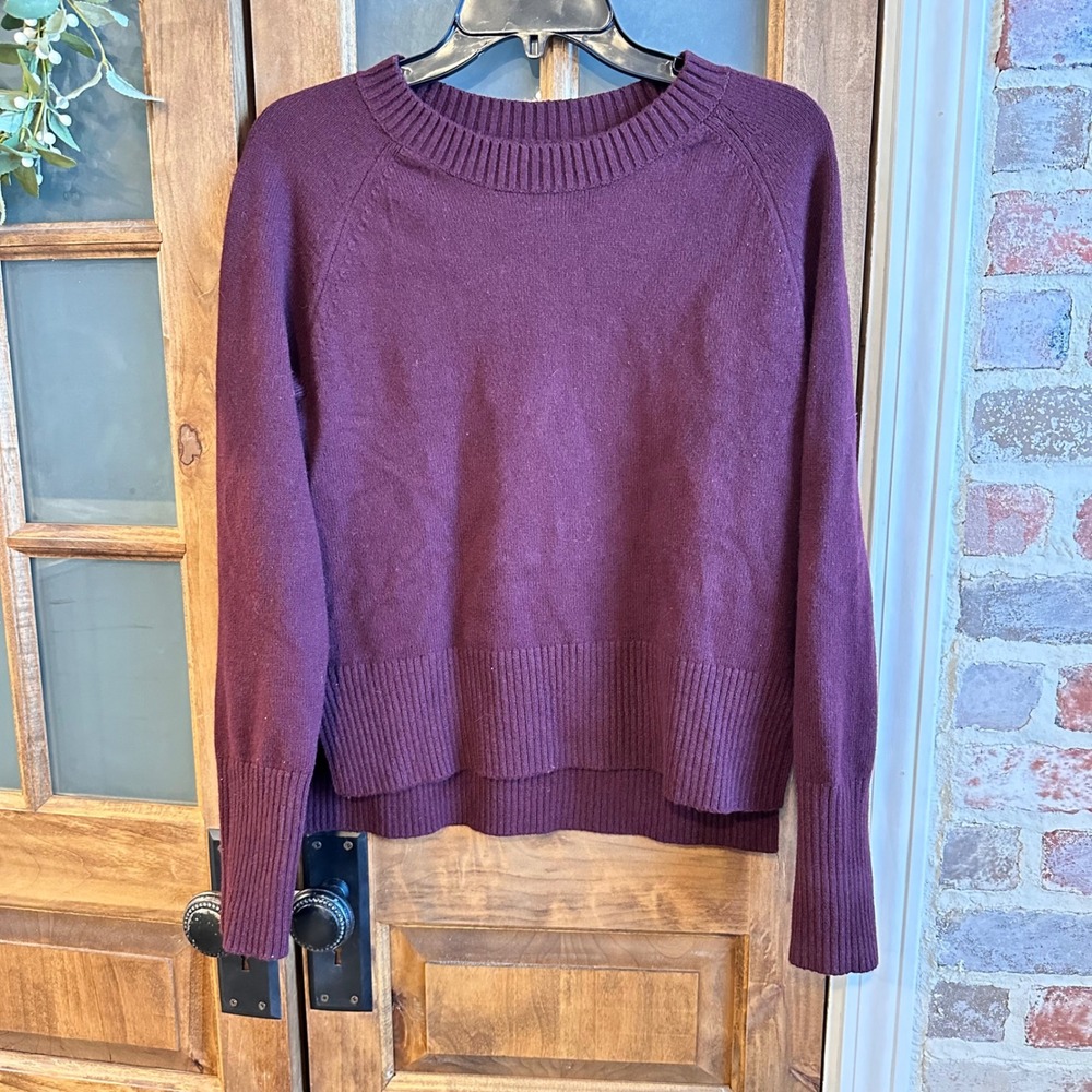 Banana Republic Womens Burgundy Wool Blend Crewneck‎ Sweater Classic Preppy